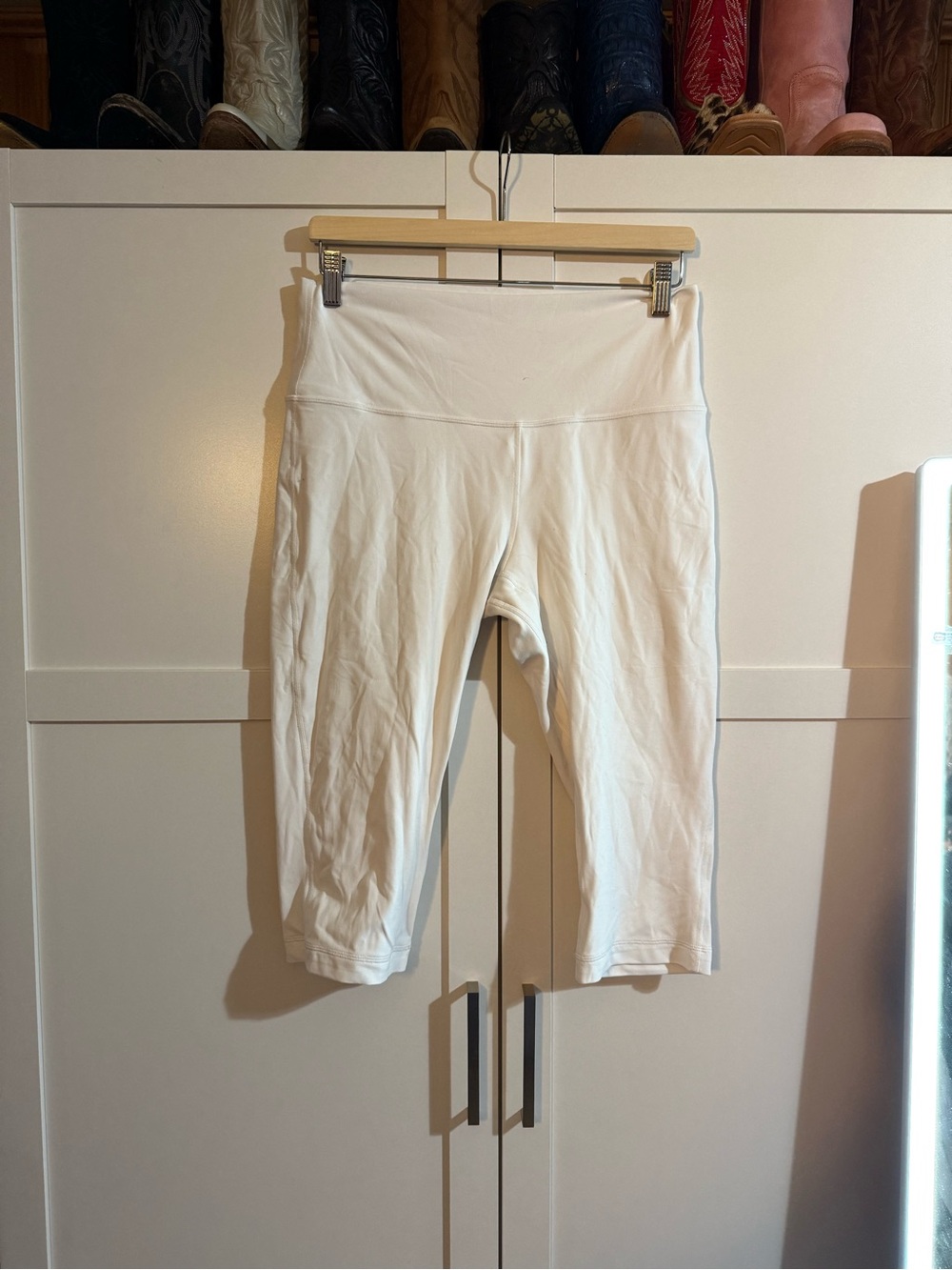 lululemon athletica White High-Waist capris